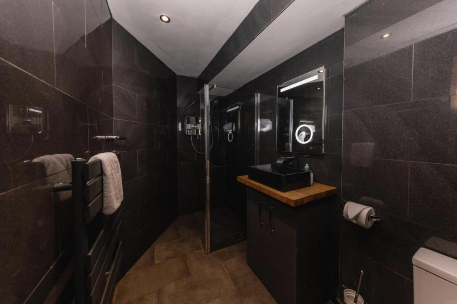 Superb Luxury Apartment By Canal - Central Edynburg Zewnętrze zdjęcie